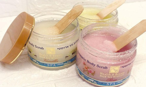 Działanie i właściwości peelingów solnych z Morza Martwego renomowanej marki izraelskiej Health&Beauty