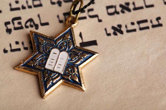 Zapoznaj się z kulturą żydowską i produktami prosto z Izraela